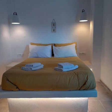 Sunny Guest House New Port Mykonos Tourlos Bagian luar foto