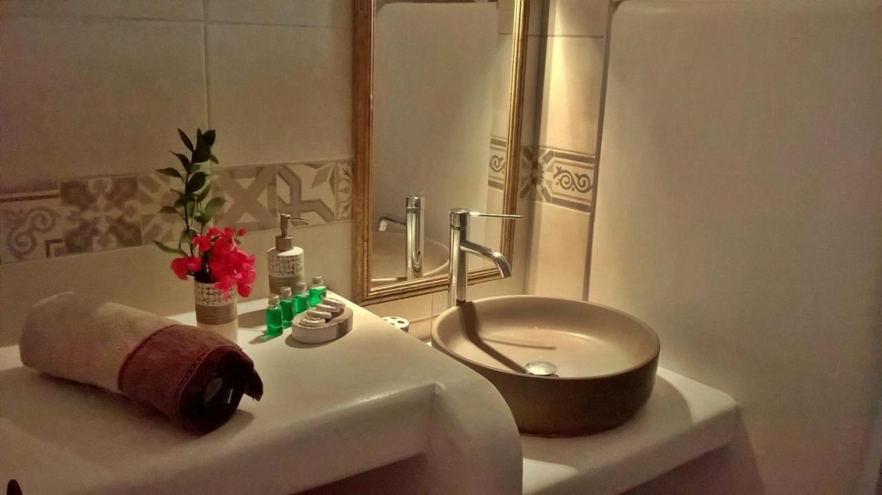 Sunny Guest House New Port Mykonos Tourlos Bagian luar foto